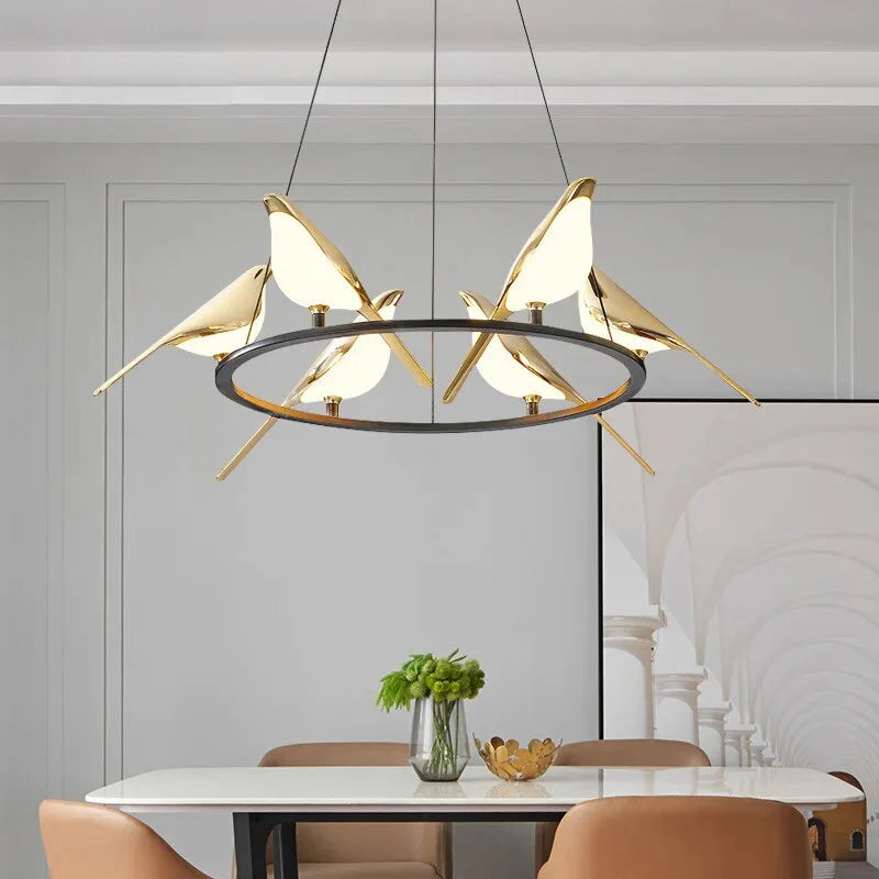 Gilded Bird Chandelier – Forvandle Ditt Interiør med Eleganse og Stil