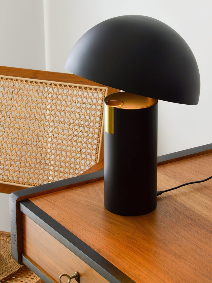 ModernGlow | Elegant Bordlampe med Unik Design