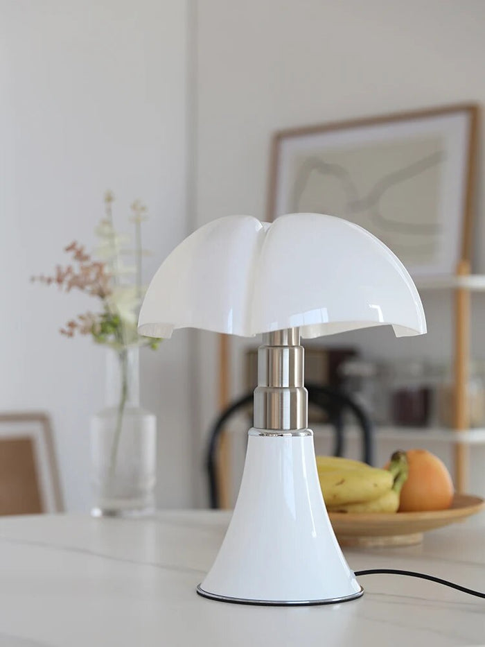 BloomBright | Elegant Bordlampe med Justerbar Høyde