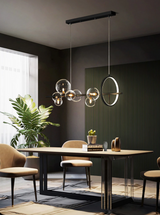 Luminara – Glassblåst Lysekrone med Unik Design